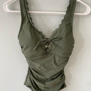 One piece women’s swimsuit!!